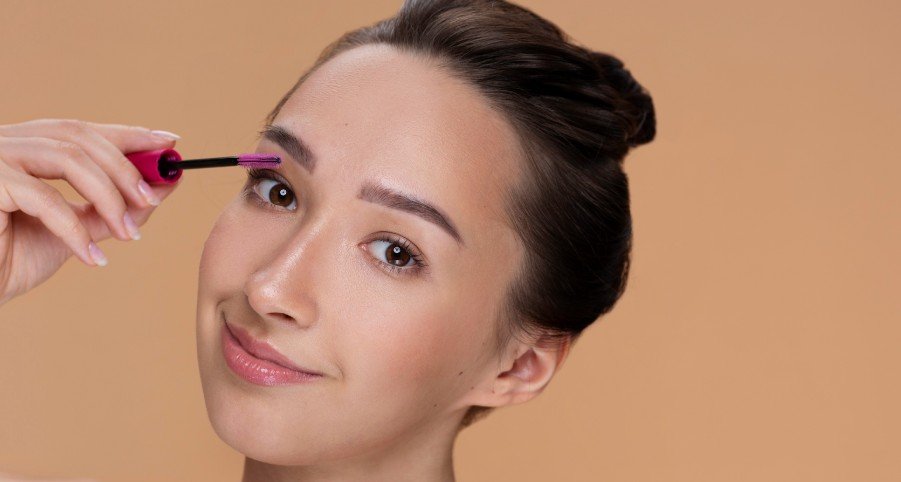 How to Shape Your Eyebrows